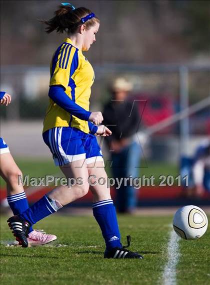 Thumbnail 2 in Victoria West vs Bay City (Stampede Soccer Shootout) photogallery.
