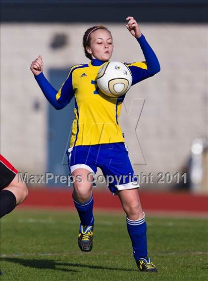 Thumbnail 1 in Victoria West vs Bay City (Stampede Soccer Shootout) photogallery.