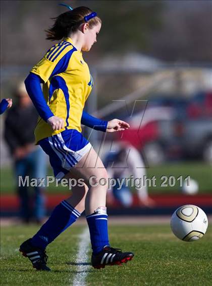 Thumbnail 3 in Victoria West vs Bay City (Stampede Soccer Shootout) photogallery.
