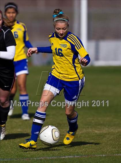 Thumbnail 2 in Victoria West vs Bay City (Stampede Soccer Shootout) photogallery.