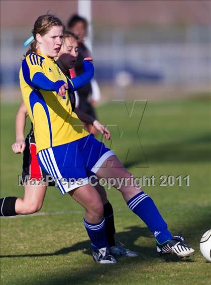Thumbnail 1 in Victoria West vs Bay City (Stampede Soccer Shootout) photogallery.