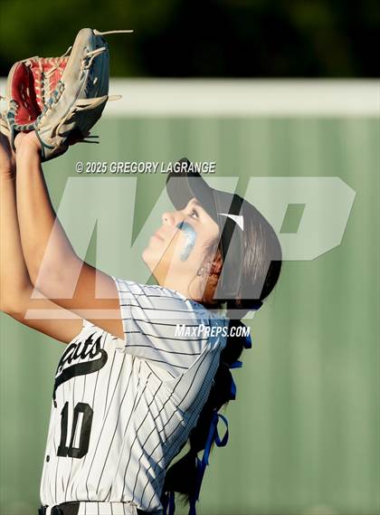 Thumbnail 3 in Mansfield Legacy vs Guyer (UIL 6A Softball Regional Semi-Finals Division II) Game 1 photogallery.