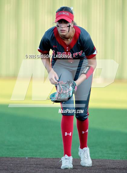 Thumbnail 1 in Mansfield Legacy vs Guyer (UIL 6A Softball Regional Semi-Finals Division II) Game 1 photogallery.
