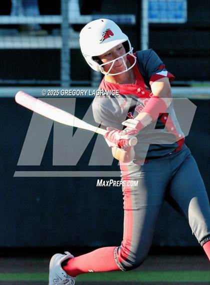 Thumbnail 3 in Mansfield Legacy vs Guyer (UIL 6A Softball Regional Semi-Finals Division II) Game 1 photogallery.