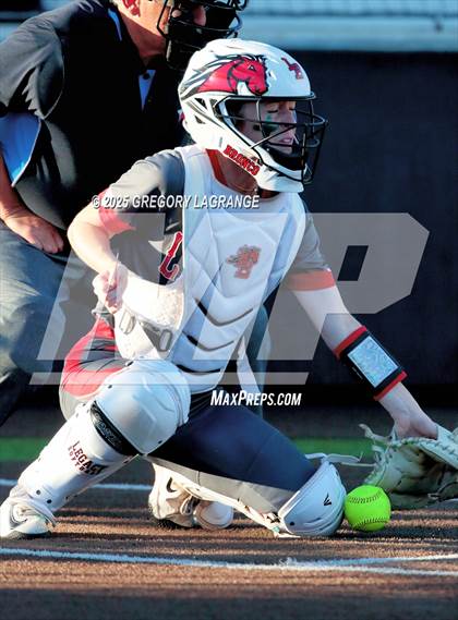 Thumbnail 2 in Mansfield Legacy vs Guyer (UIL 6A Softball Regional Semi-Finals Division II) Game 1 photogallery.