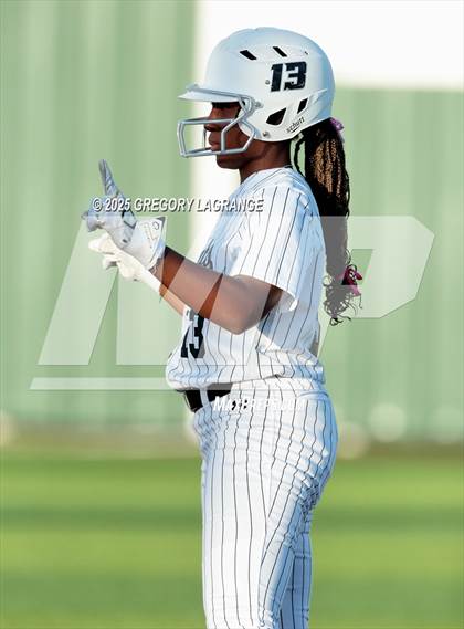 Thumbnail 3 in Mansfield Legacy vs Guyer (UIL 6A Softball Regional Semi-Finals Division II) Game 1 photogallery.