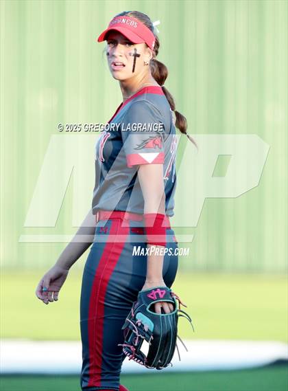 Thumbnail 3 in Mansfield Legacy vs Guyer (UIL 6A Softball Regional Semi-Finals Division II) Game 1 photogallery.