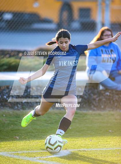 Thumbnail 2 in Lincoln vs. Oakmont photogallery.