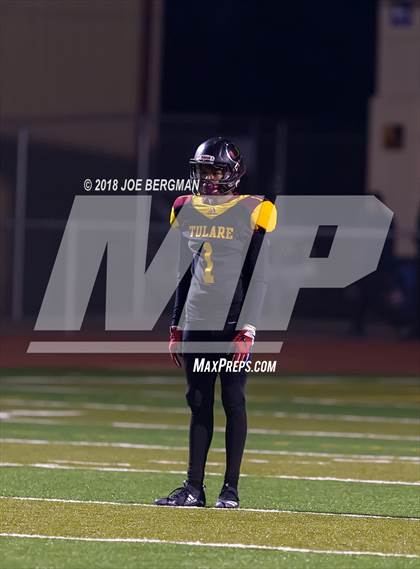 Thumbnail 3 in San Joaquin Memorial vs Tulare Union (CIF NorCal Regional D2-A Final) photogallery.
