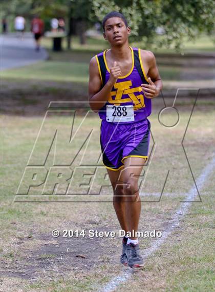 Thumbnail 2 in Isodore Newman Invitational photogallery.
