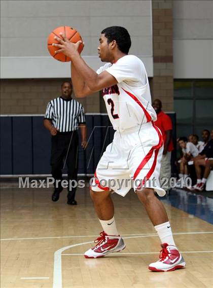 Thumbnail 2 in Diamond Ranch vs. Pacific Hills (Johnnie Cochran Classic) photogallery.
