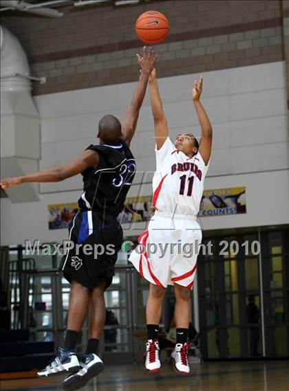 Thumbnail 3 in Diamond Ranch vs. Pacific Hills (Johnnie Cochran Classic) photogallery.