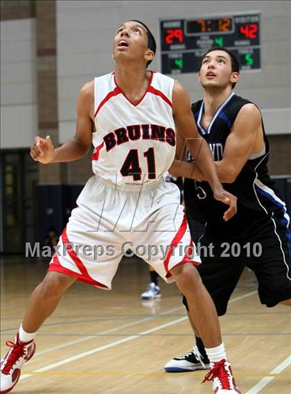 Thumbnail 3 in Diamond Ranch vs. Pacific Hills (Johnnie Cochran Classic) photogallery.