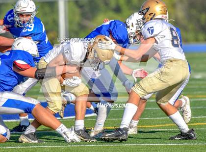 Thumbnail 3 in Aquinas @ Rockhurst photogallery.