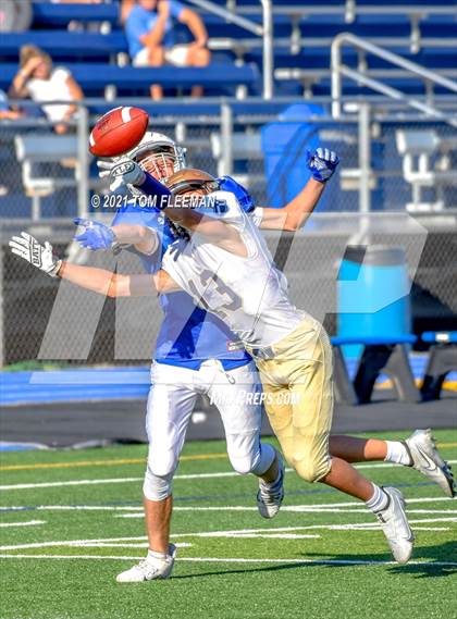 Thumbnail 3 in Aquinas @ Rockhurst photogallery.