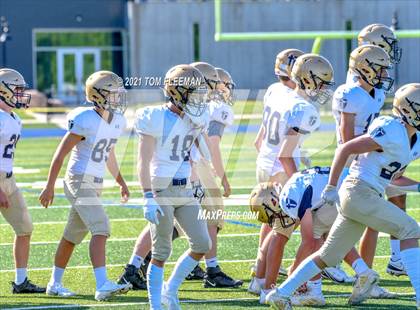 Thumbnail 1 in Aquinas @ Rockhurst photogallery.