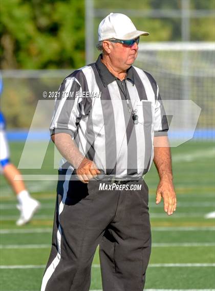 Thumbnail 3 in Aquinas @ Rockhurst photogallery.