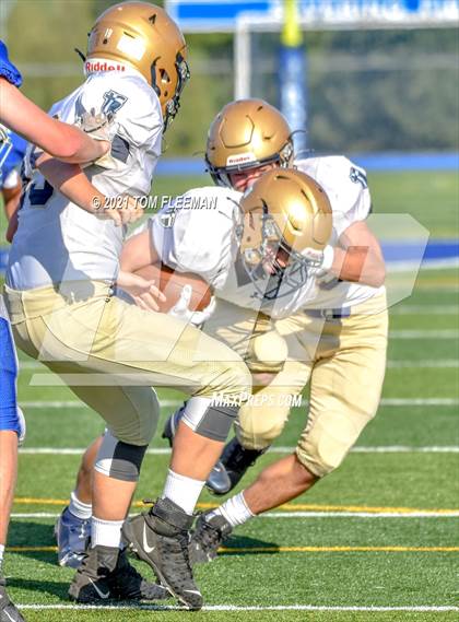 Thumbnail 2 in Aquinas @ Rockhurst photogallery.