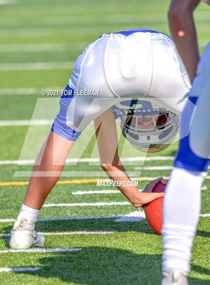 Thumbnail 1 in Aquinas @ Rockhurst photogallery.