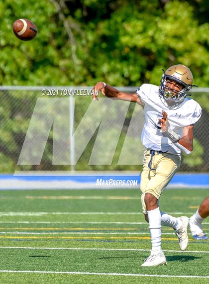 Thumbnail 1 in Aquinas @ Rockhurst photogallery.