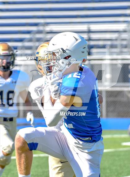 Thumbnail 3 in Aquinas @ Rockhurst photogallery.