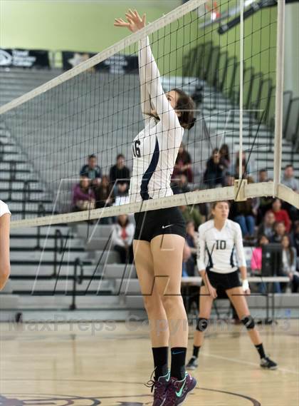 Thumbnail 2 in Elizabeth Learning Center vs. LACES (CIF LA City Section D4 Final) photogallery.