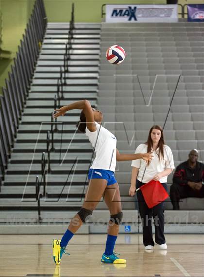Thumbnail 2 in Elizabeth Learning Center vs. LACES (CIF LA City Section D4 Final) photogallery.