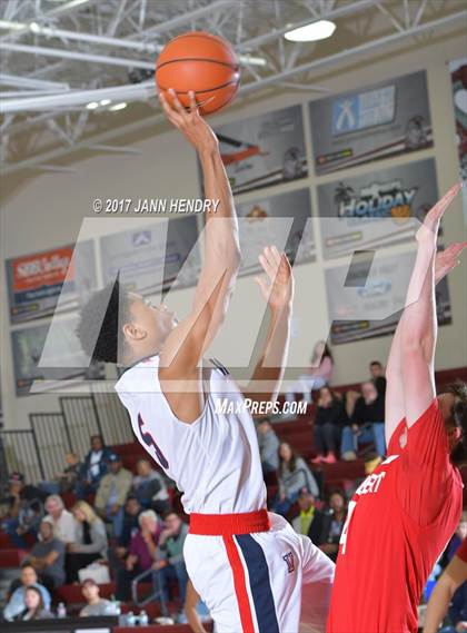 Thumbnail 3 in Viewpoint vs. Palm Desert (Rancho Mirage Holiday Invitational) photogallery.