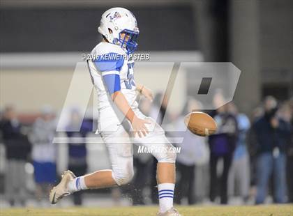 Thumbnail 1 in St. Edmund @ Ascension Catholic (LHSAA Division IV 1st Round) photogallery.