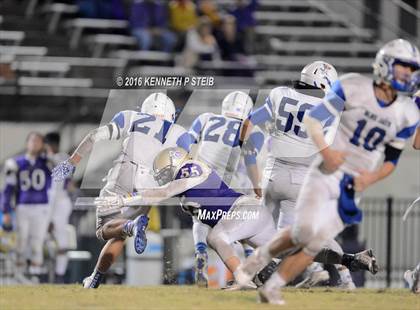Thumbnail 3 in St. Edmund @ Ascension Catholic (LHSAA Division IV 1st Round) photogallery.