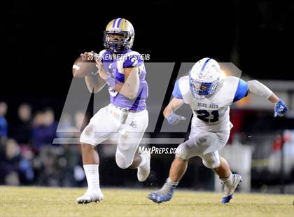 Thumbnail 1 in St. Edmund @ Ascension Catholic (LHSAA Division IV 1st Round) photogallery.