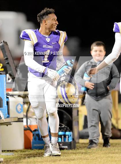 Thumbnail 2 in St. Edmund @ Ascension Catholic (LHSAA Division IV 1st Round) photogallery.
