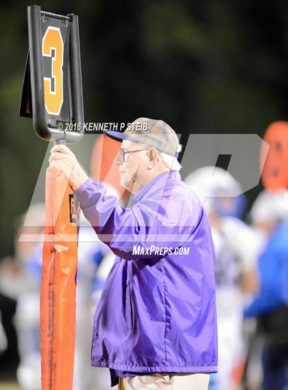 Thumbnail 3 in St. Edmund @ Ascension Catholic (LHSAA Division IV 1st Round) photogallery.