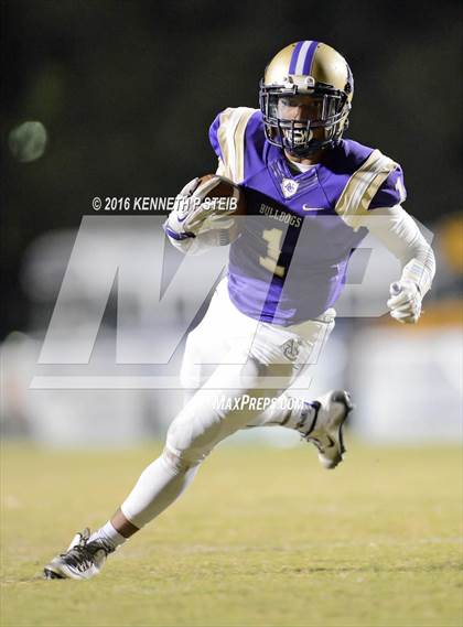 Thumbnail 1 in St. Edmund @ Ascension Catholic (LHSAA Division IV 1st Round) photogallery.
