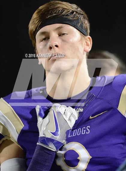 Thumbnail 3 in St. Edmund @ Ascension Catholic (LHSAA Division IV 1st Round) photogallery.