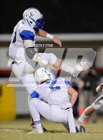 Thumbnail 2 in St. Edmund @ Ascension Catholic (LHSAA Division IV 1st Round) photogallery.