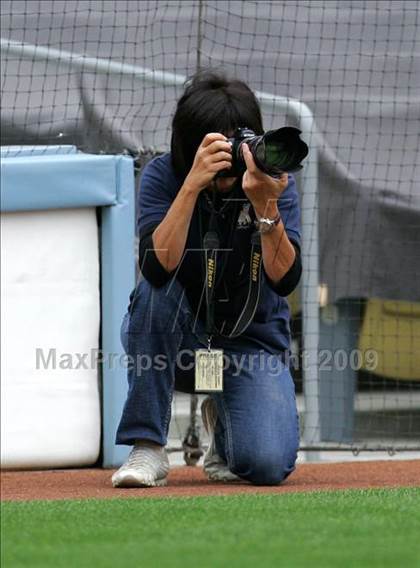 Thumbnail 3 in Monroe vs. Westchester (CIF LA City Section D2 Final) photogallery.