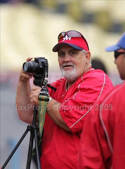 Thumbnail 3 in Monroe vs. Westchester (CIF LA City Section D2 Final) photogallery.