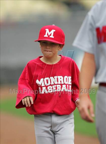 Thumbnail 1 in Monroe vs. Westchester (CIF LA City Section D2 Final) photogallery.