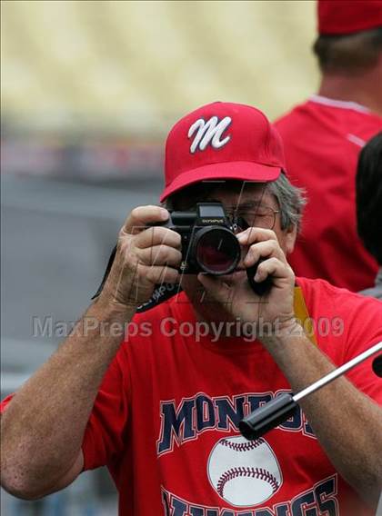 Thumbnail 3 in Monroe vs. Westchester (CIF LA City Section D2 Final) photogallery.