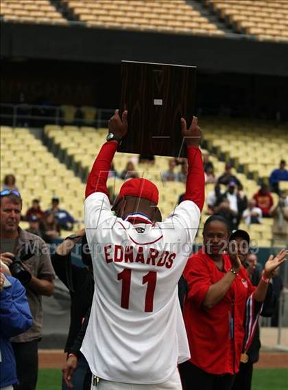 Thumbnail 3 in Monroe vs. Westchester (CIF LA City Section D2 Final) photogallery.