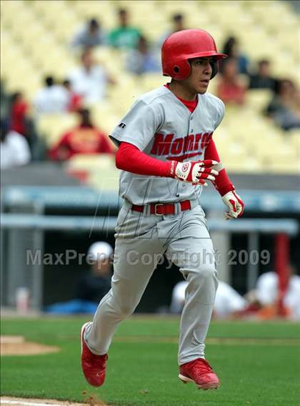 Thumbnail 3 in Monroe vs. Westchester (CIF LA City Section D2 Final) photogallery.