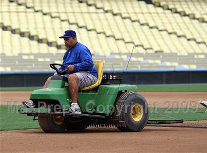 Thumbnail 1 in Monroe vs. Westchester (CIF LA City Section D2 Final) photogallery.