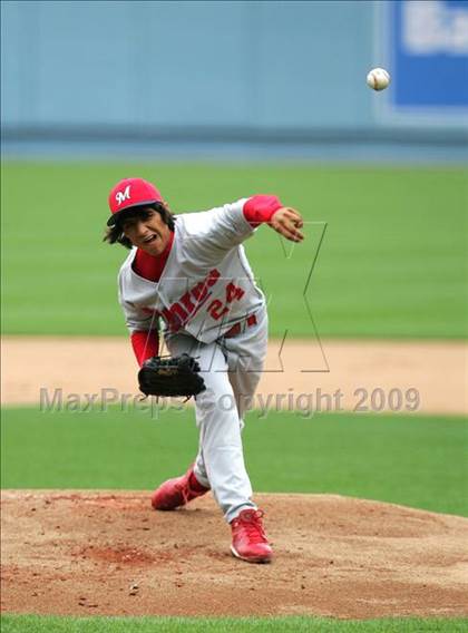 Thumbnail 3 in Monroe vs. Westchester (CIF LA City Section D2 Final) photogallery.