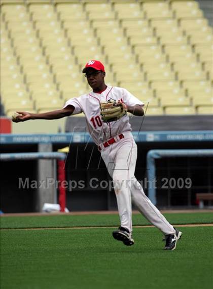 Thumbnail 2 in Monroe vs. Westchester (CIF LA City Section D2 Final) photogallery.