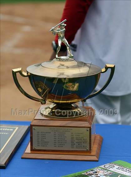 Thumbnail 3 in Monroe vs. Westchester (CIF LA City Section D2 Final) photogallery.
