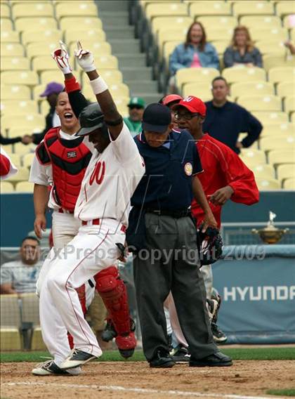 Thumbnail 2 in Monroe vs. Westchester (CIF LA City Section D2 Final) photogallery.