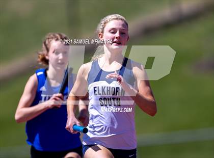Thumbnail 3 in Metro Conference Track and Field Meet (3200 Meter Relay) photogallery.