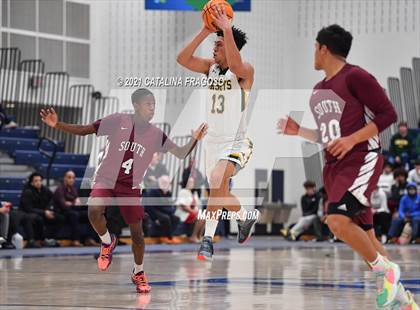 Thumbnail 2 in Red Bank Catholic vs Toms River South (WOBM Christmas Classic)  photogallery.