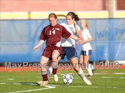 Thumbnail 1 in Highland vs. O Neill (Section 9 Class B Final) photogallery.